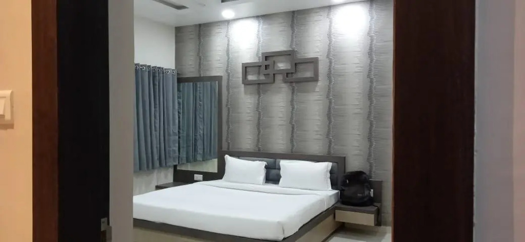 Hotel Grand Royal