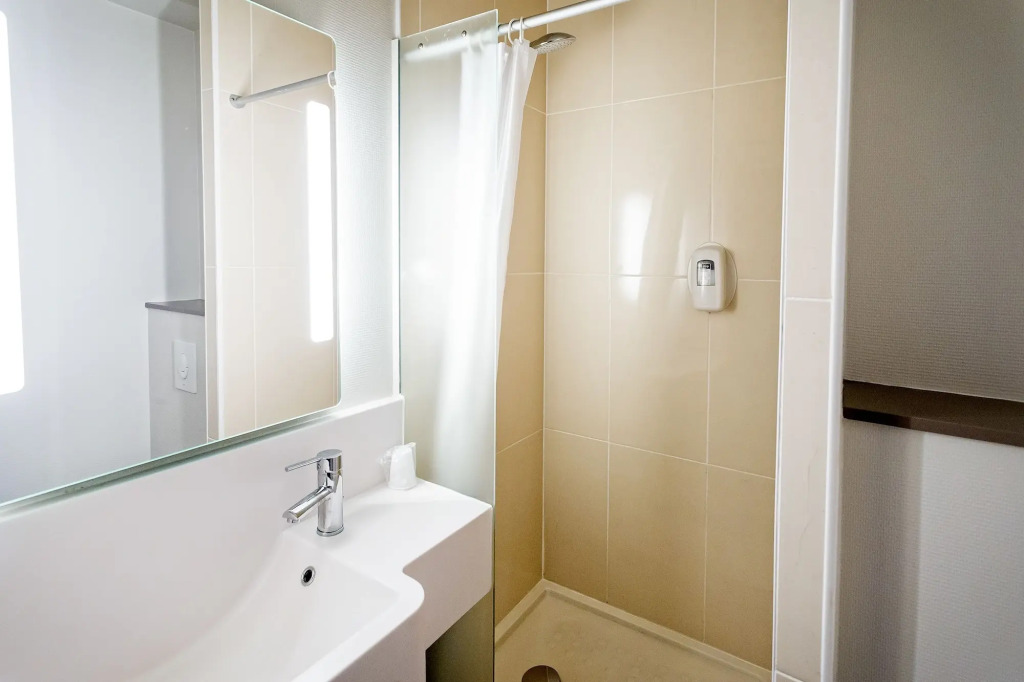 B&B HOTEL Nantes Rezé St Sébastien
