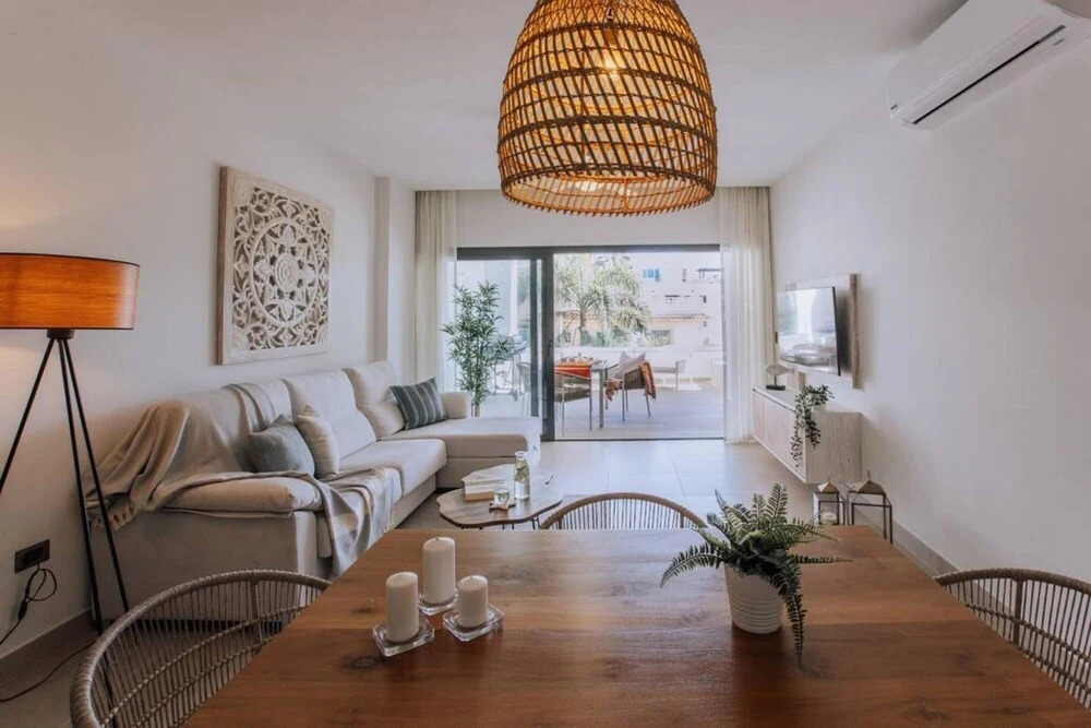 Amazing Condo With Picuzzi Steps From the Beach