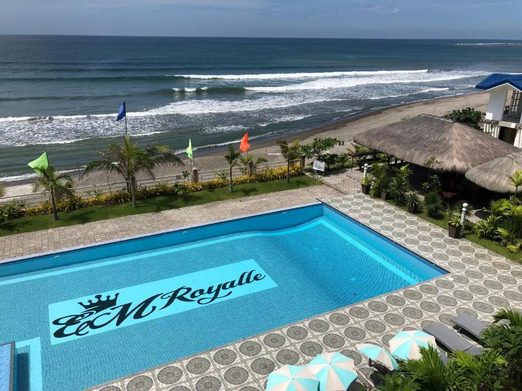 EM Royalle Hotel & Beach Resort
