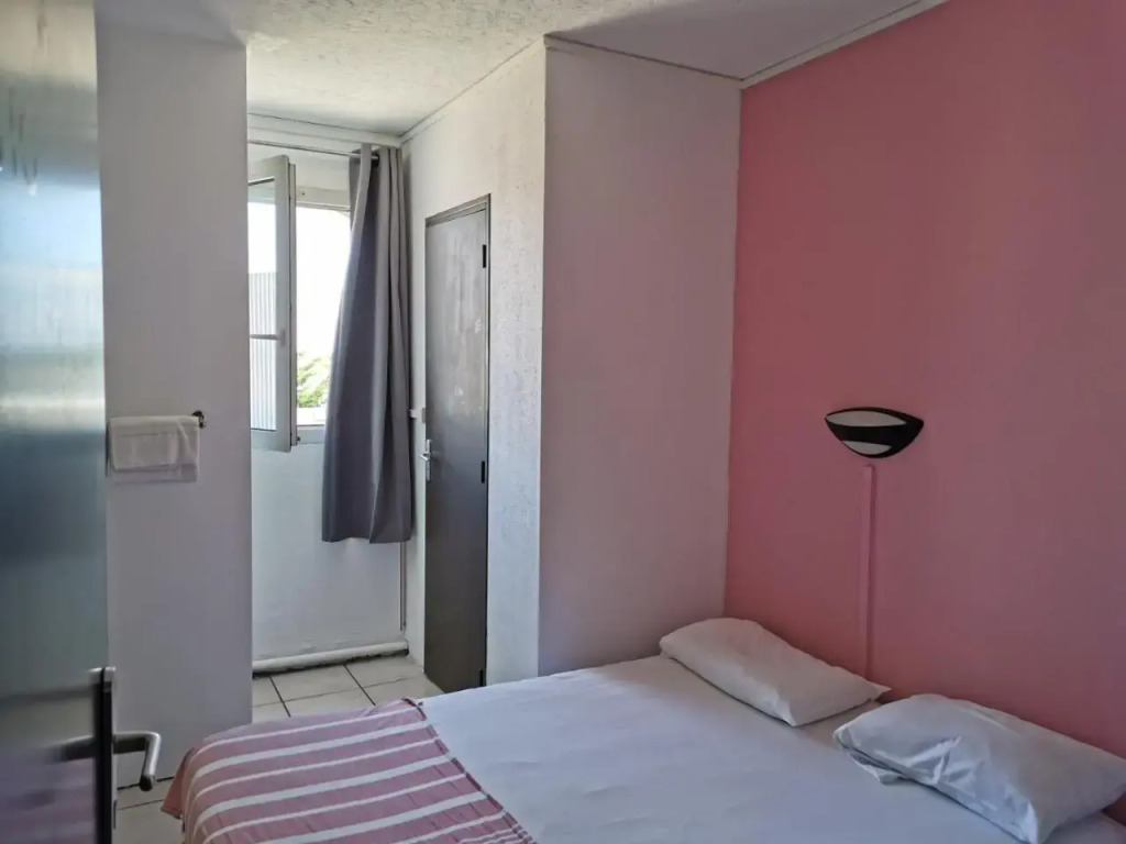 Evasion Hotel