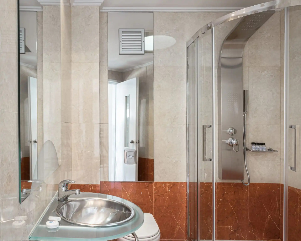 Kreoli Suites Glyfada