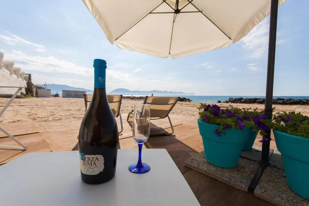 Amira Beach Villa by Le Dhome Sicily