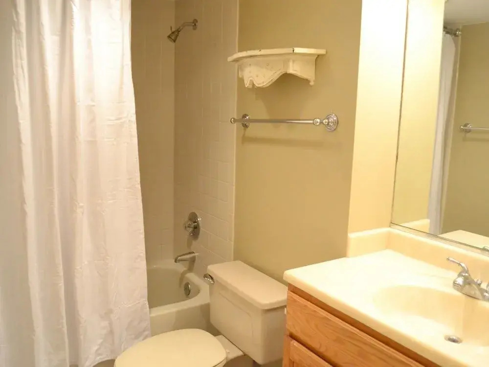 Beachside II 4255 - 2 Br condo by RedAwning