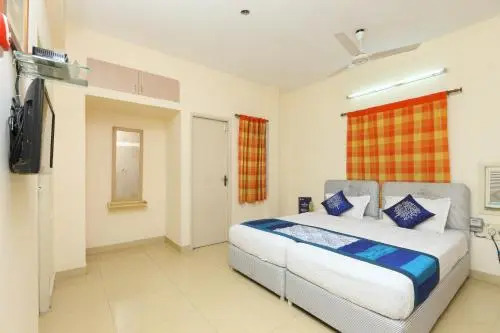 OYO 12452 SilverKey Ashok Nagar