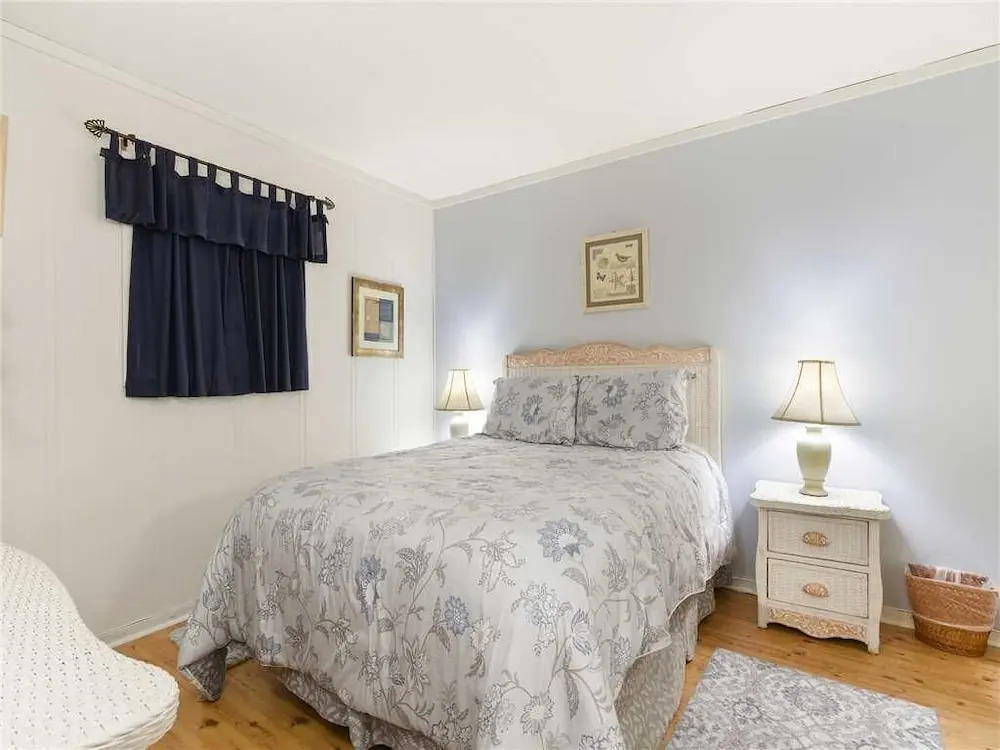 Beach & Tennis Admirals Row 226 - Two Bedroom Condo