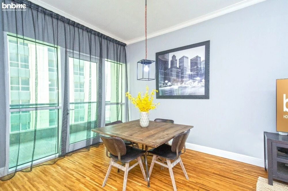 Swanky 1 BR Apt Marina Pinnacle
