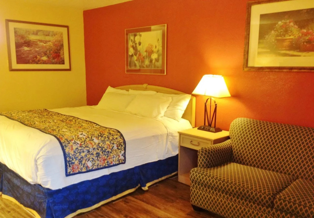 Budget Host Inn
