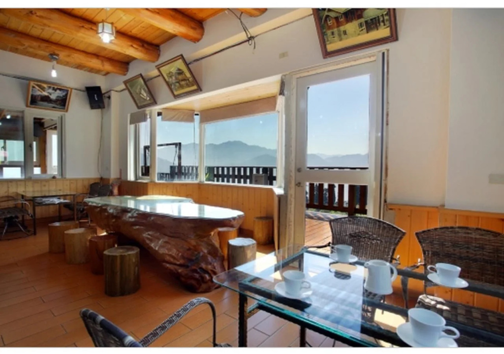 Dindai Glass Vacation Villa