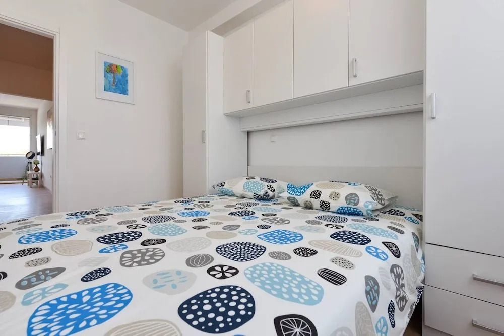 Sea view apartment Zara Luminosa