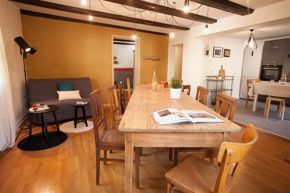 3 Bedroom Apartment 6 to 8 People 4 at the Foot of Kaysersberg Town Center