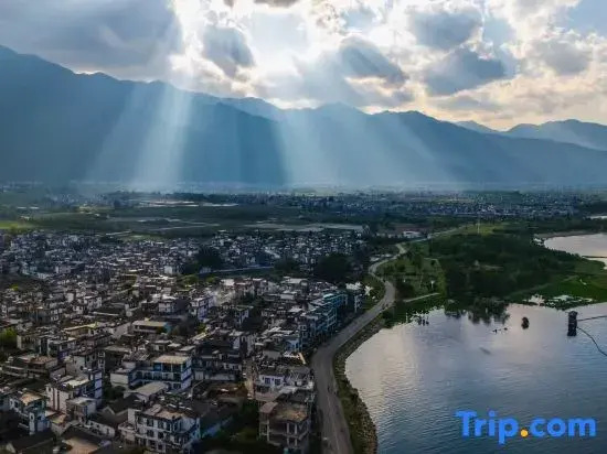 Dali Yuguang ・ Yunlu Scenic Apartment (Erhai Lake S Bay Ecological Corridor)