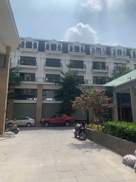 Sally Hotel