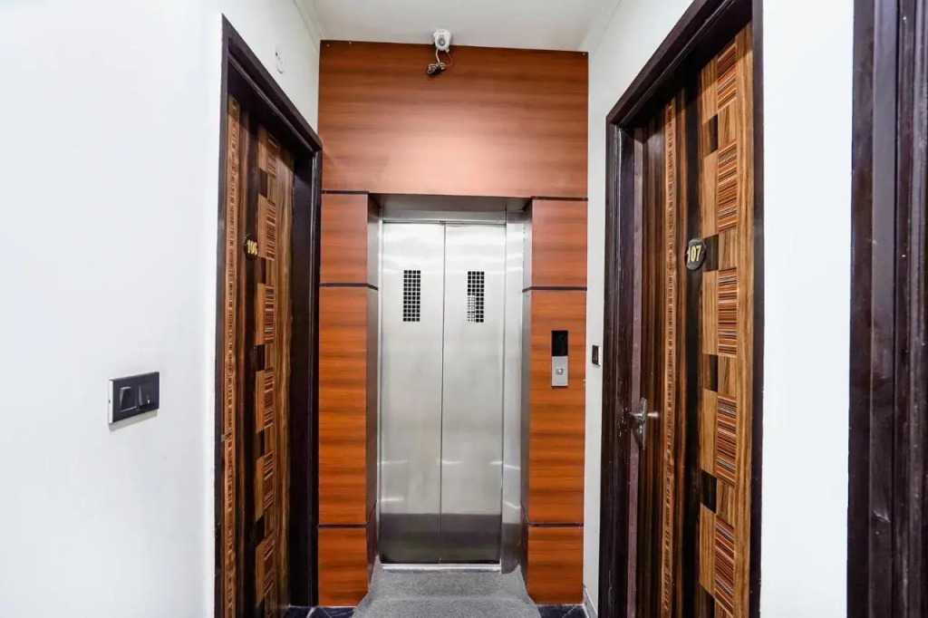 Yoyo Rooms Near Saphire International School Sector 70