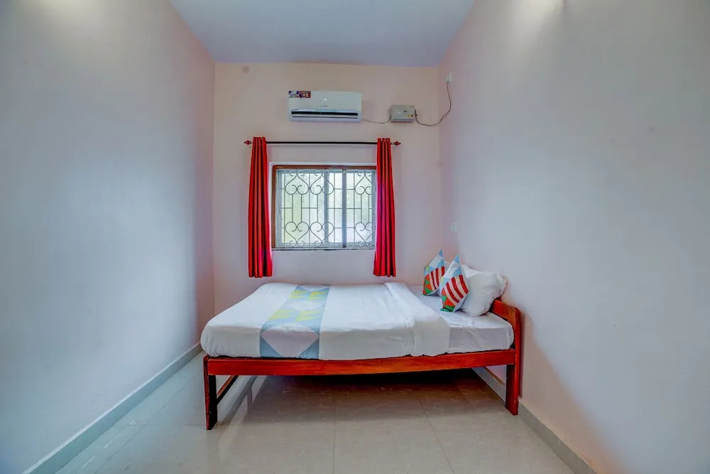 OYO 19884 Home Enticing 2BHK Mandrem