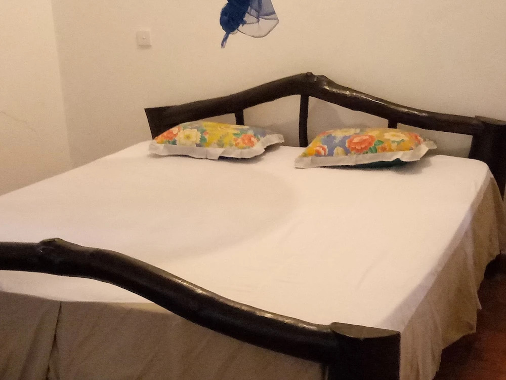 Курортный Отель Travellers Inn Resort Malindi