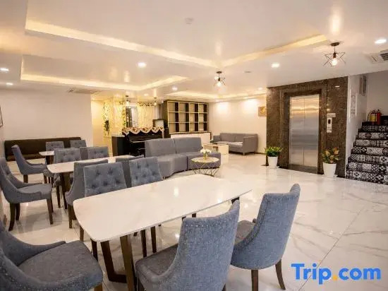 Hua Yi Hotel Phu My Hung - Korean Street
