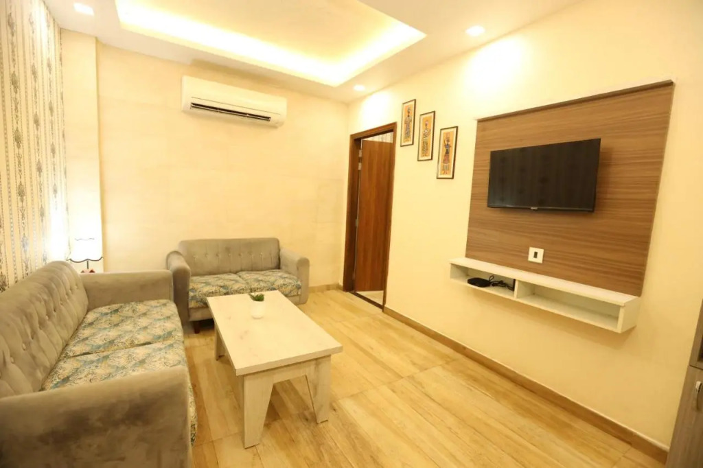 Hotel Lavit Couple Friendly near Faridabad Metro station