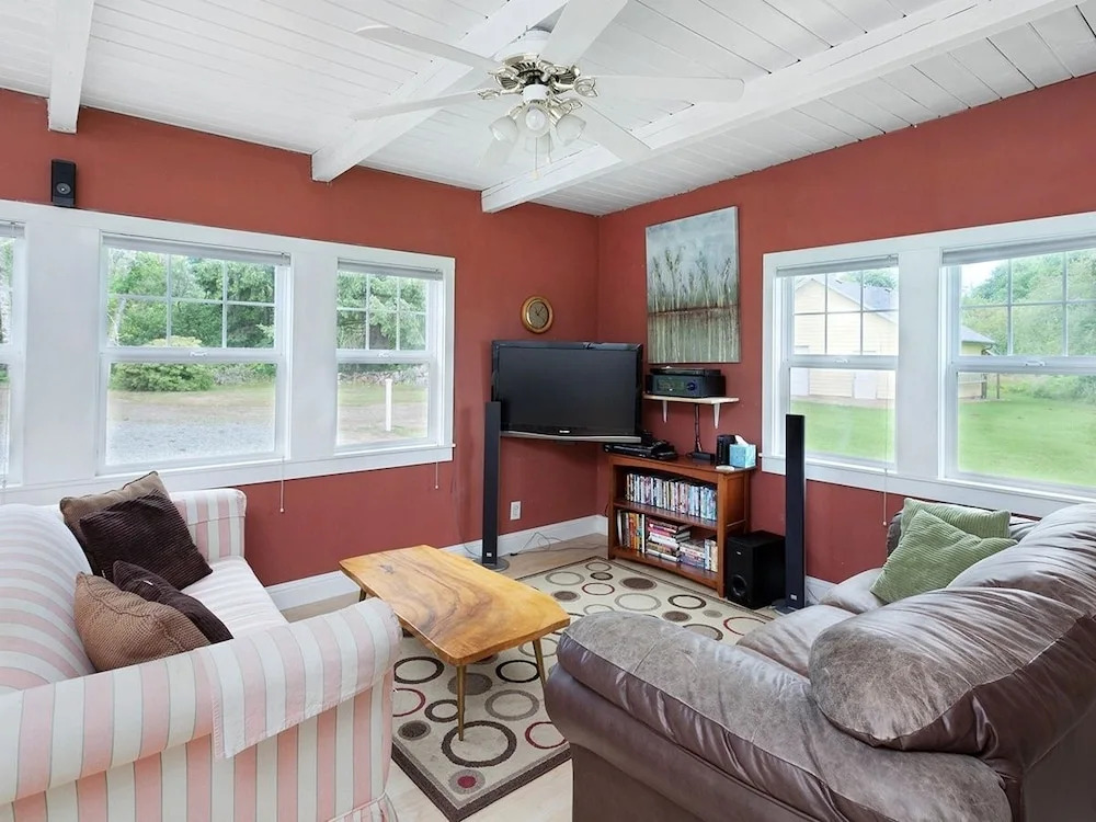 Clatsop Lake House 2 Bedrooms 1 Bathroom Home