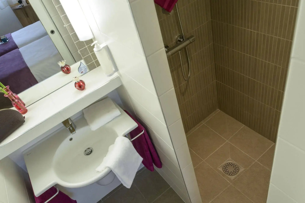 Brit Hotel Reims Croix Blandin