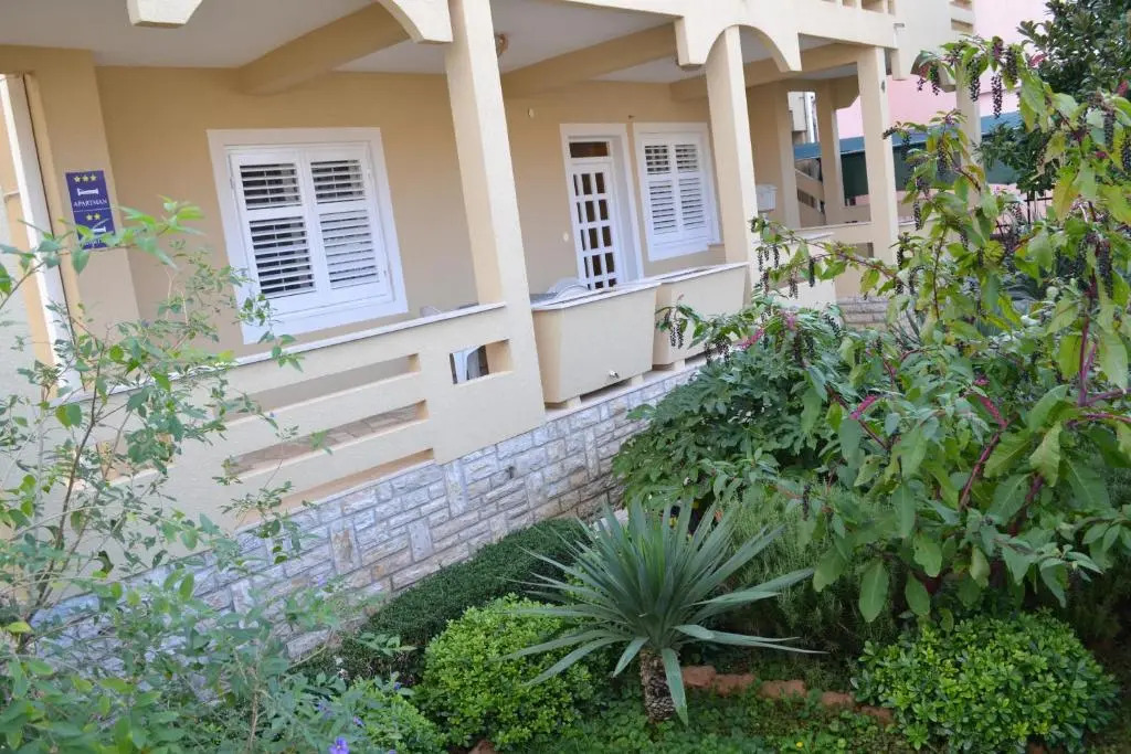 Apartments Sanda