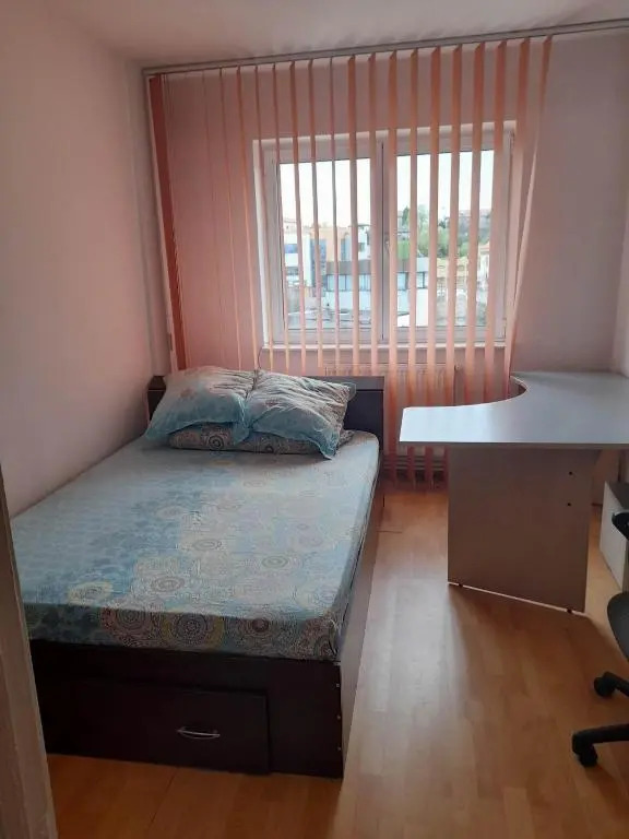 4 Rooms, Spacious downtown apartment in Pitesti
