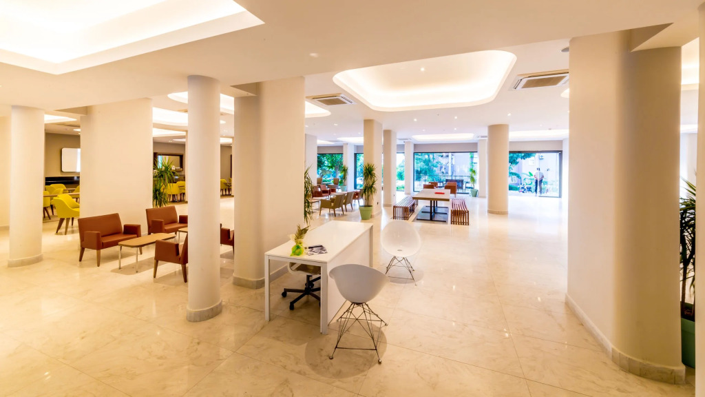 Julian Club Hotel