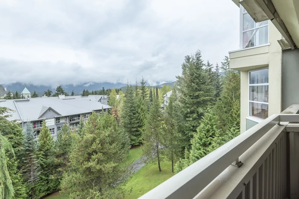 Woodrun Lodge 209 by Outpost Whistler