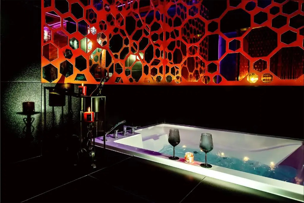 Domino House
