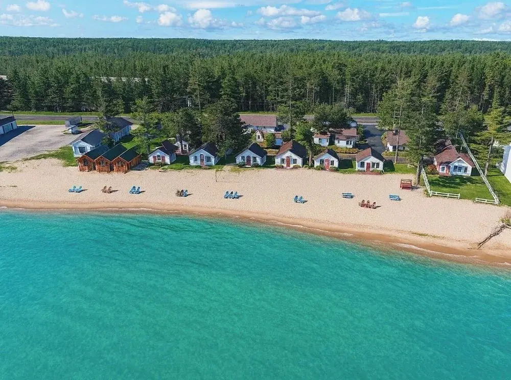Beach House Lakeside Cottages