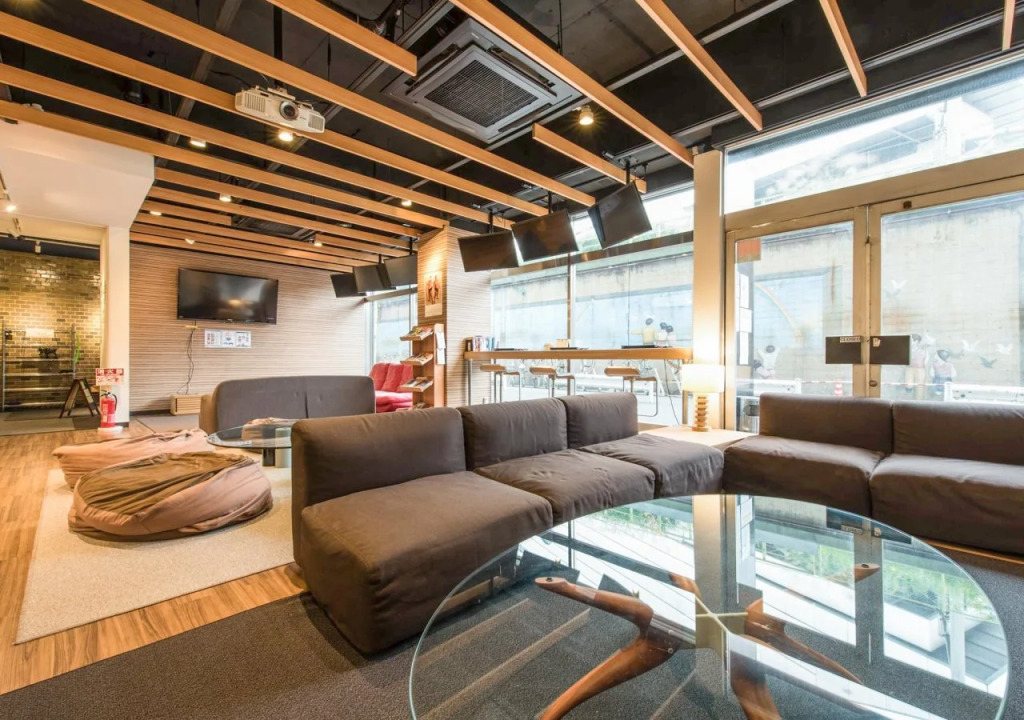 Anne Hostel Yokozuna