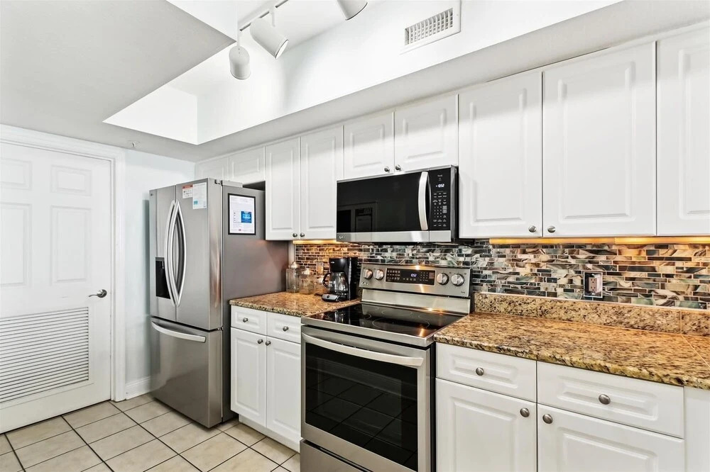 Emerald Beach 1830 - 2 Bedroom/2 Bath+Bunks 2 Condo by RedAwning