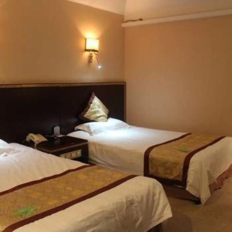 Jiangdu Paramount Hotel