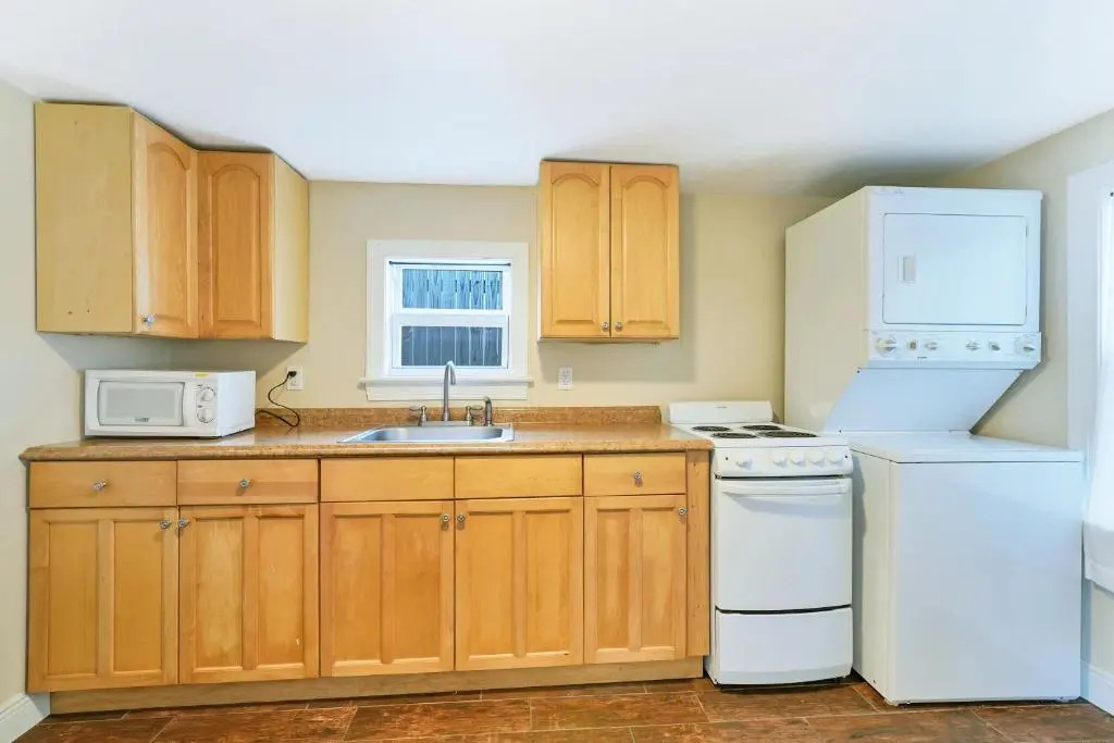 Charming Historic Home and Cottage minutes from the Intracoastal and the Beach