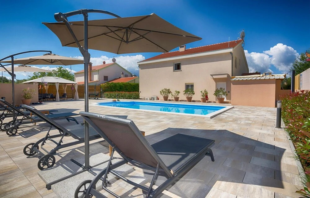 Amazing Home In Kozino