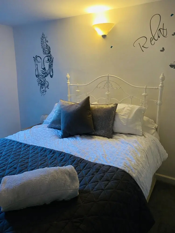 Modern, Quiet Garden Flat in Heart of Wimbledon