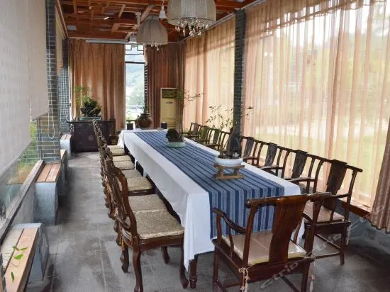 Mingshilou Hotel