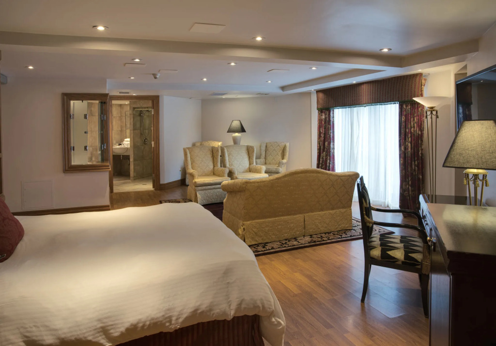 Waterloo Inn Conference Hotel