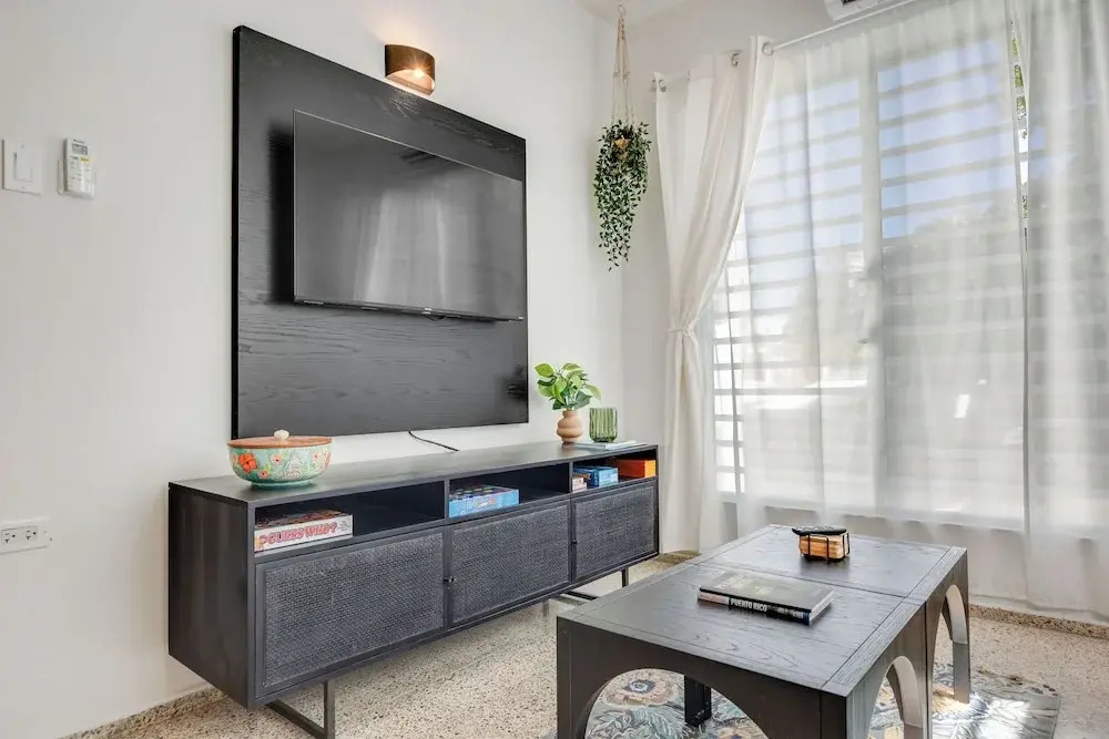 Luxury Condado Apt Walk to the Beach Pool