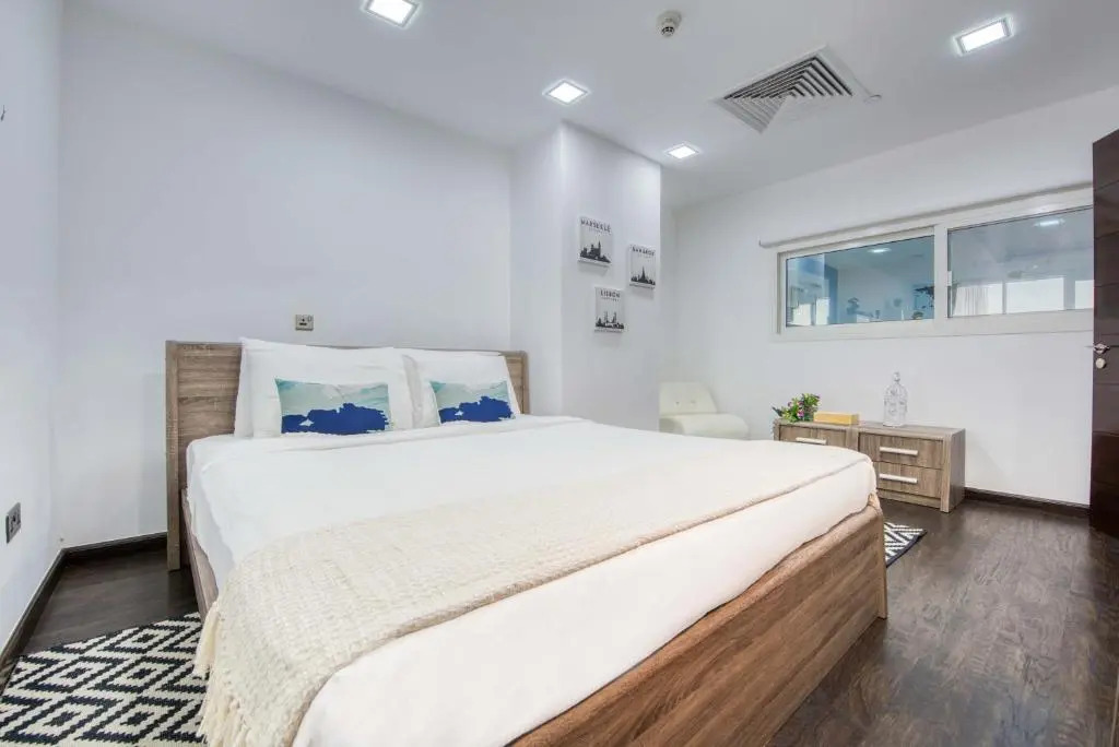 Maison Privee - Spacious Apt on Palm Jumeirah w Sea Views and Premium Facilities Access