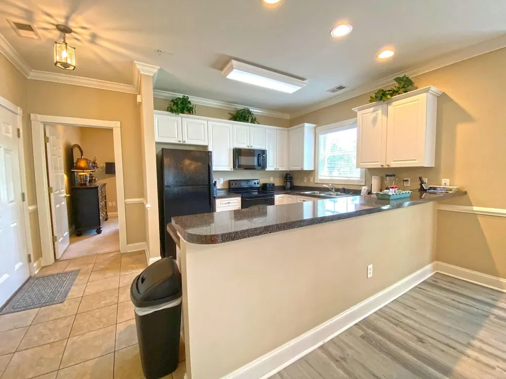 Newly Furnished! Premiere Condo w/ Lake View!