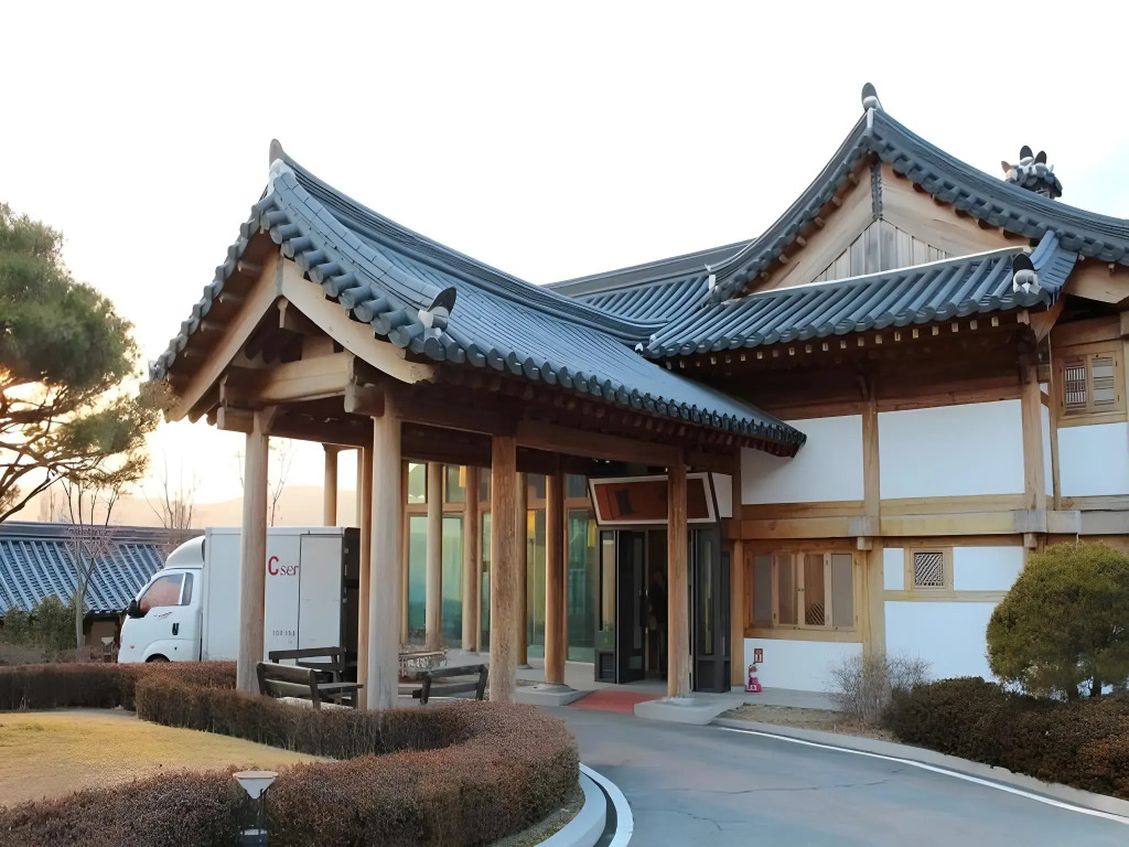 Gyeongju Ragung Hotel
