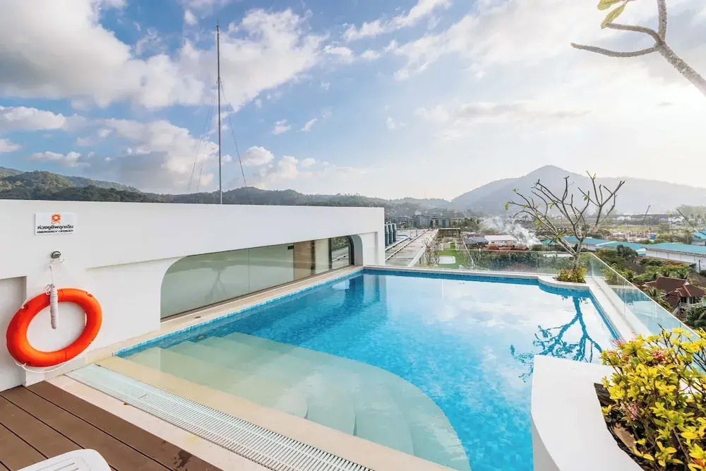 2BR Close to Beach  Pool Views C256