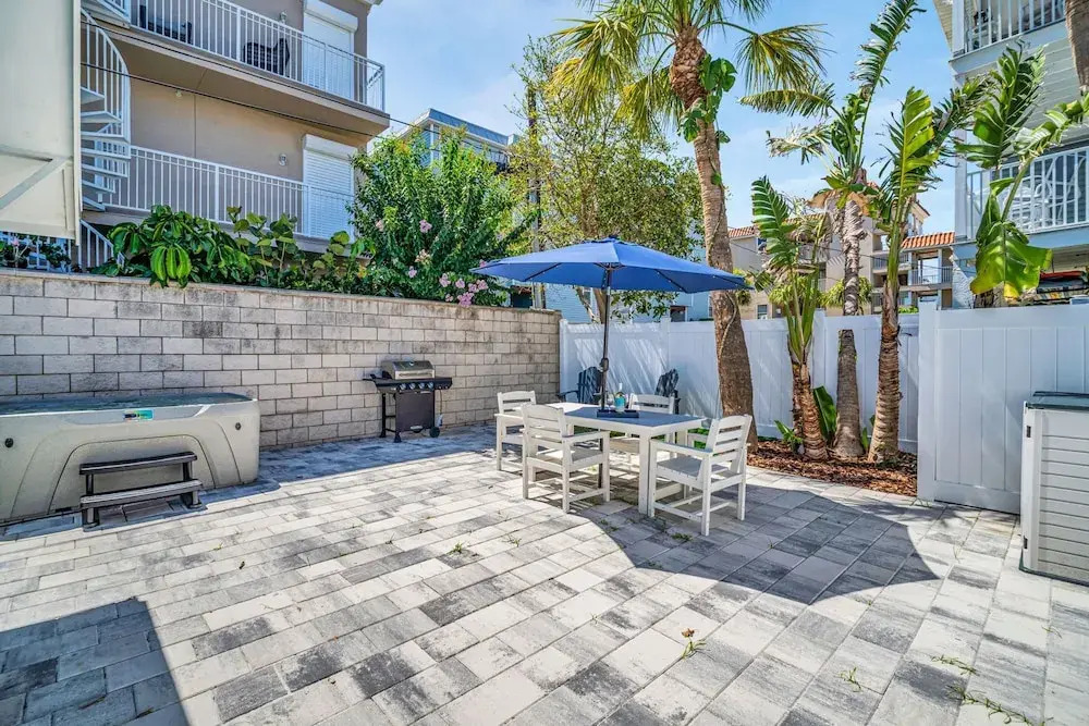 New Sweet Beach Nook Hot Tub Ocean Vibes