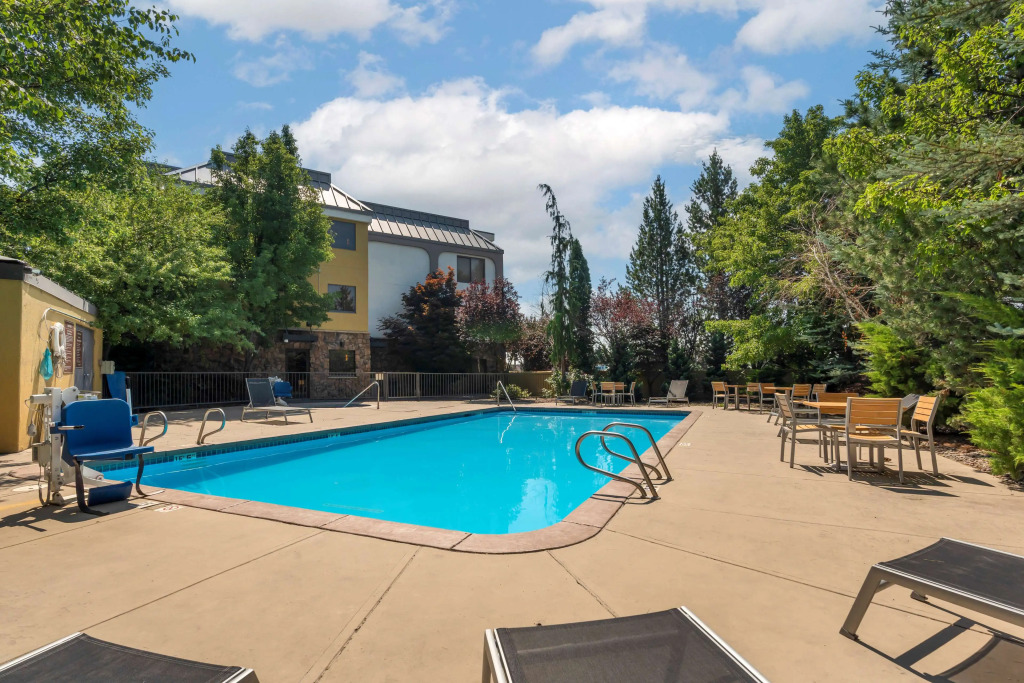 Best Western Plus Olympic Inn