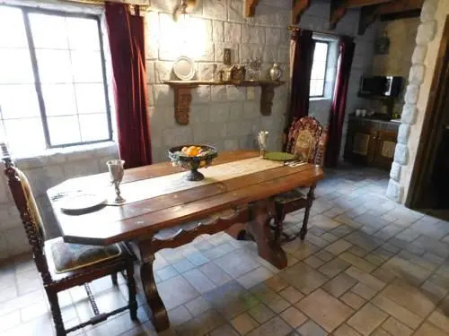 Castle Wood Theme Cottages- COUPLES ONLY