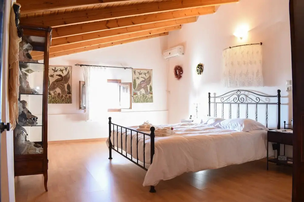 Charming seaview villa amid the olive groves