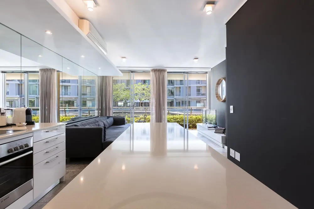 Harbour Bridge Suites 001