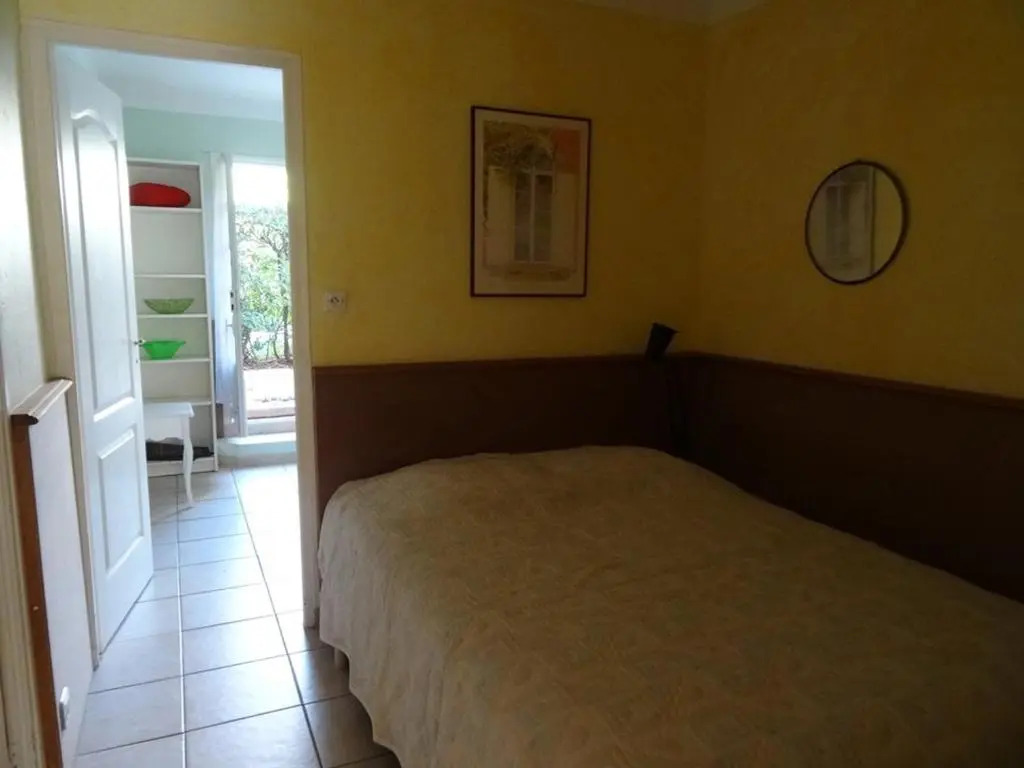 Appartement Hyères, 2 pièces, 4 personnes - FR-1-335-55