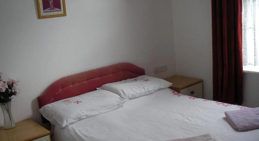Melrose Hotel